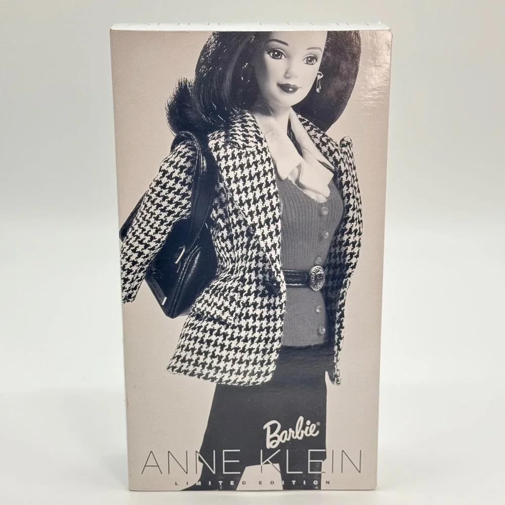 Anne Klein Barbie Limited Edition 1997 Mattel 17603 Houndstooth Blazer Doll